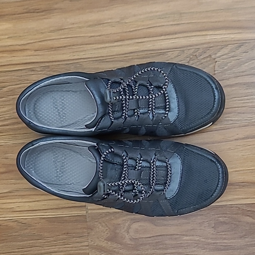 Woman's  leather shoes